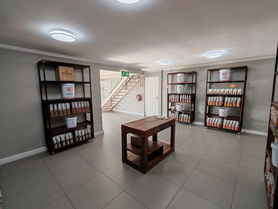 To Let Commercial Property for Rent in Asla Park Western Cape